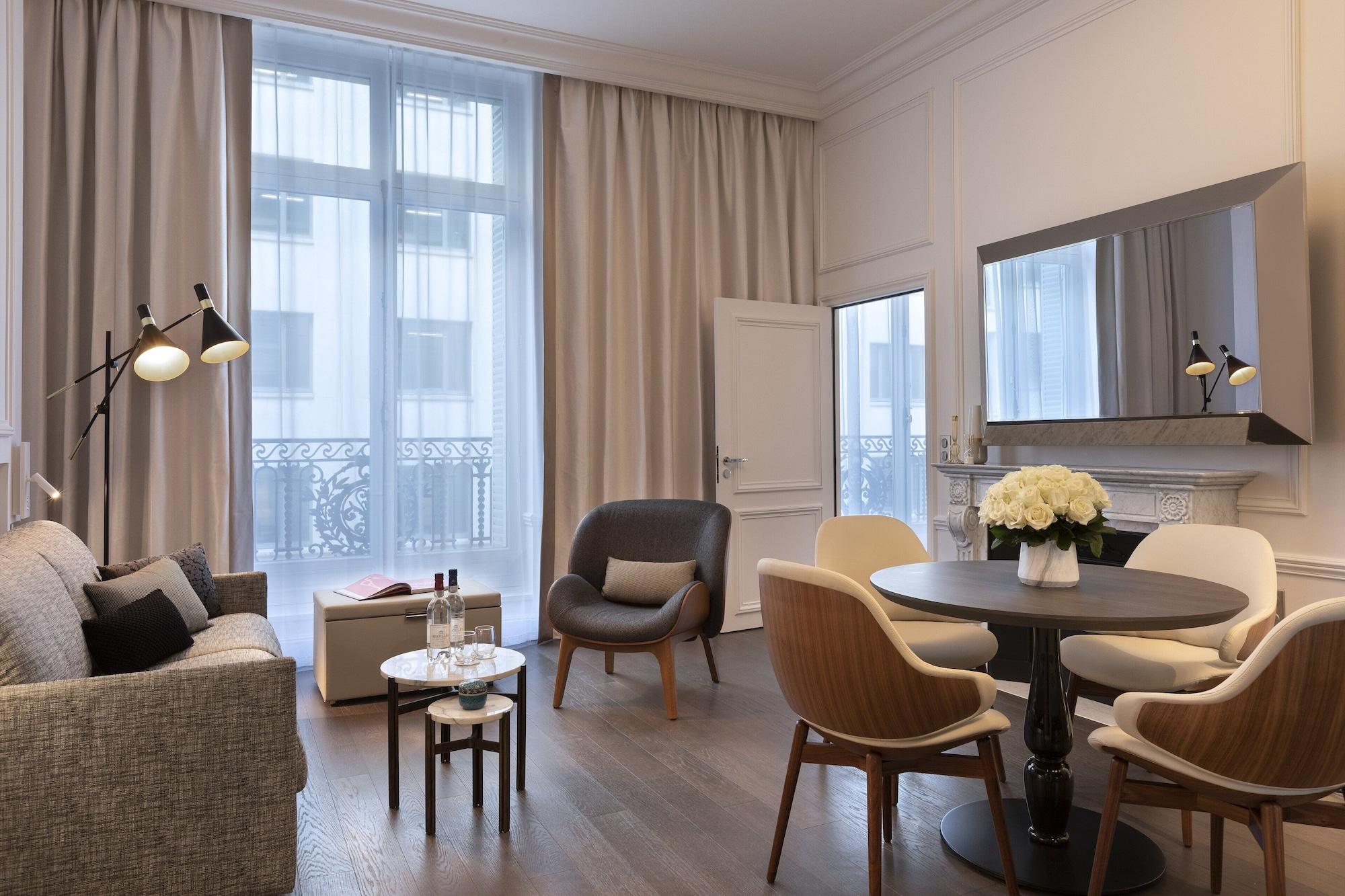 La Clef Champs-Elysees Paris By The Crest Collection エクステリア 写真 A suite at the hotel
