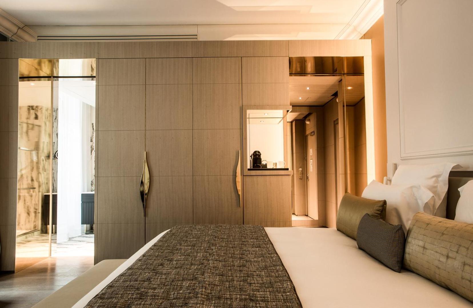 La Clef Champs-Elysees Paris By The Crest Collection 部屋 写真 A room at the Mandarin Oriental, Paris